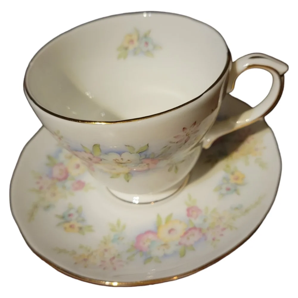 Vtg DUCHESS MARYLAND 🇬🇧 England Bone China Tea Cup Saucer Floral